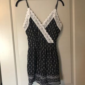 Black & White Print Romper W Lace Detail - Large